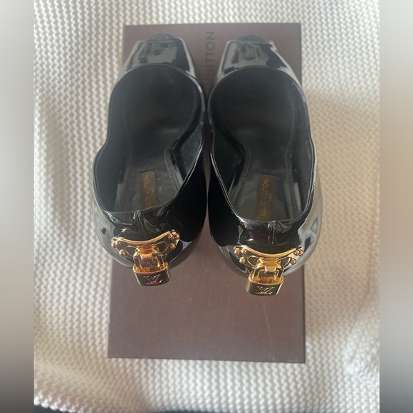 Louis Vuitton Oh Really Peep-a-boo Pumps - Picture 2 of 6